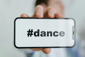 dance par pexels-mart