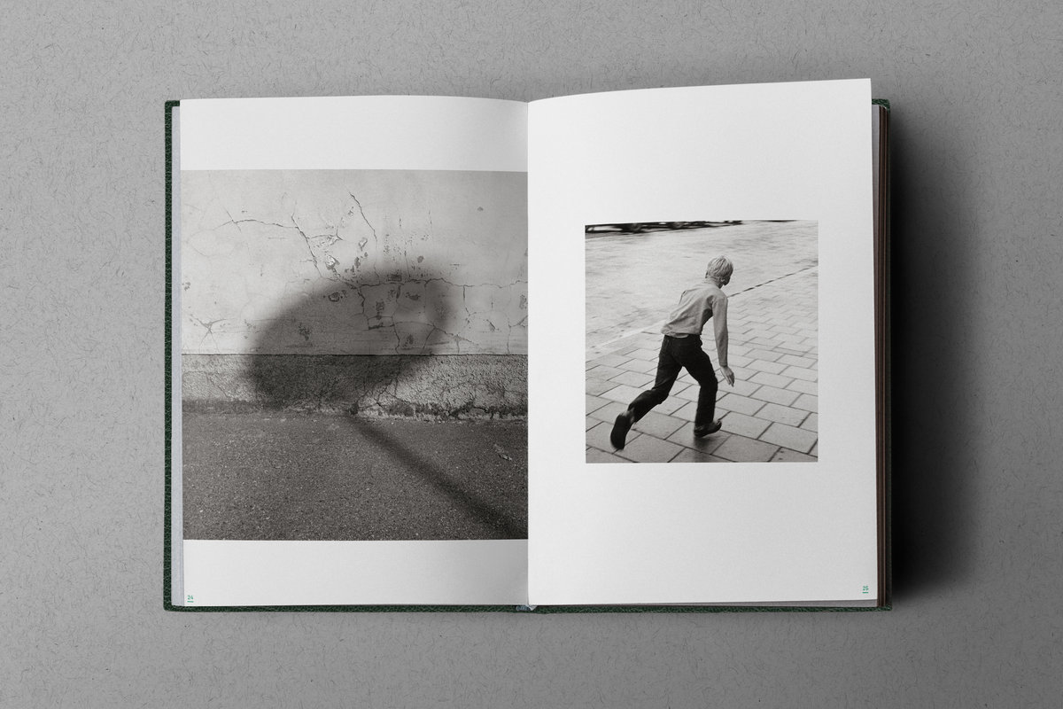 A Moment Beyond - Livre magazine + album numérique